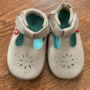 EUC Zutano Blush Pink Dove Leather Mary Jane Shoes